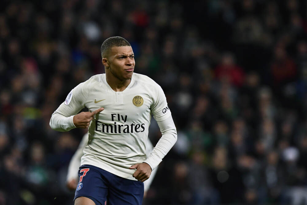 理想汽车-W：10月交付新车31767辆